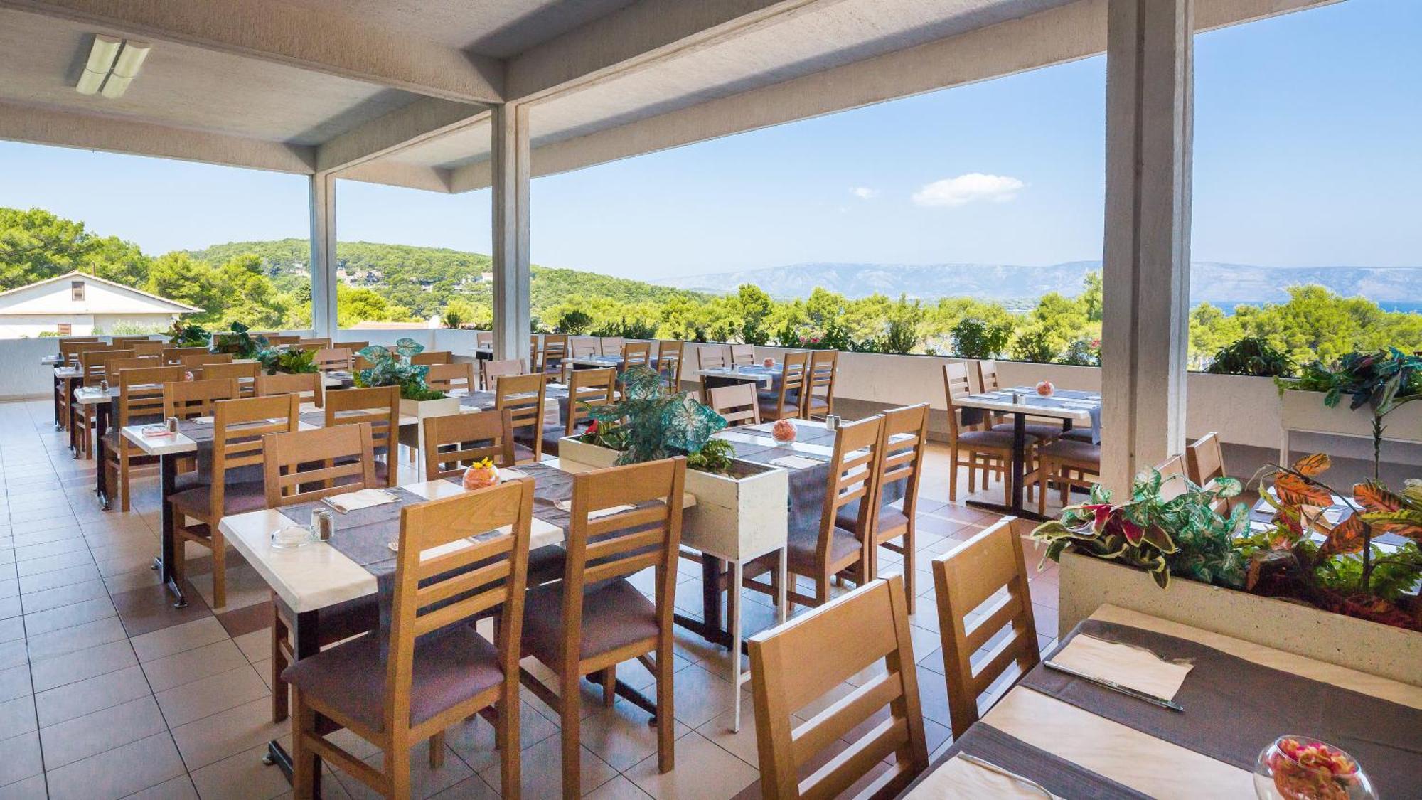 Hotel Hvar 3*